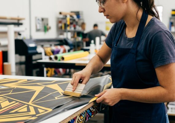 Como escolher entre comunicação visual digital ou tradicional em Atibaia