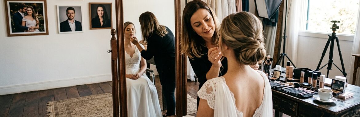 Como escolher a maquiagem ideal para fotos de casamento